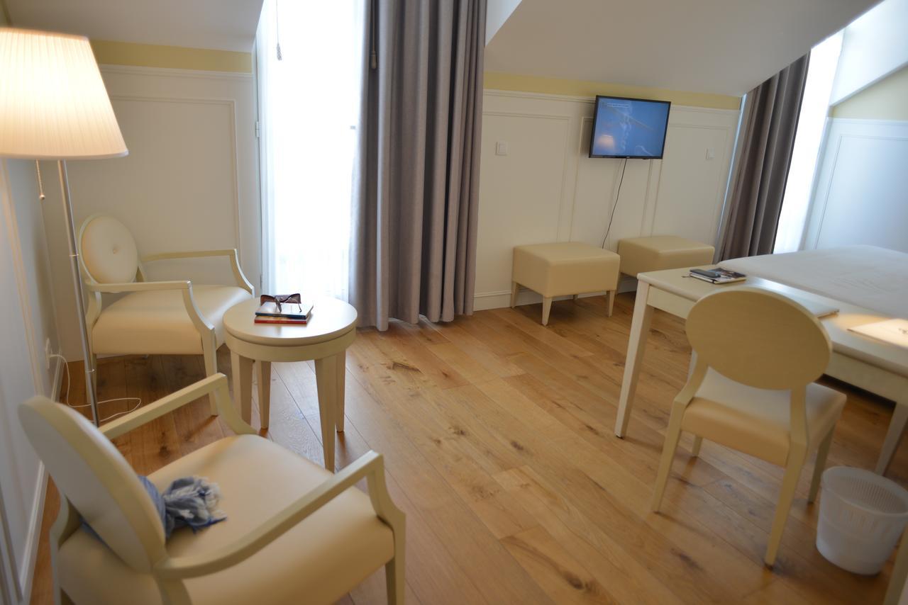 Charming Blue Hotel Vila do Porto Bagian luar foto